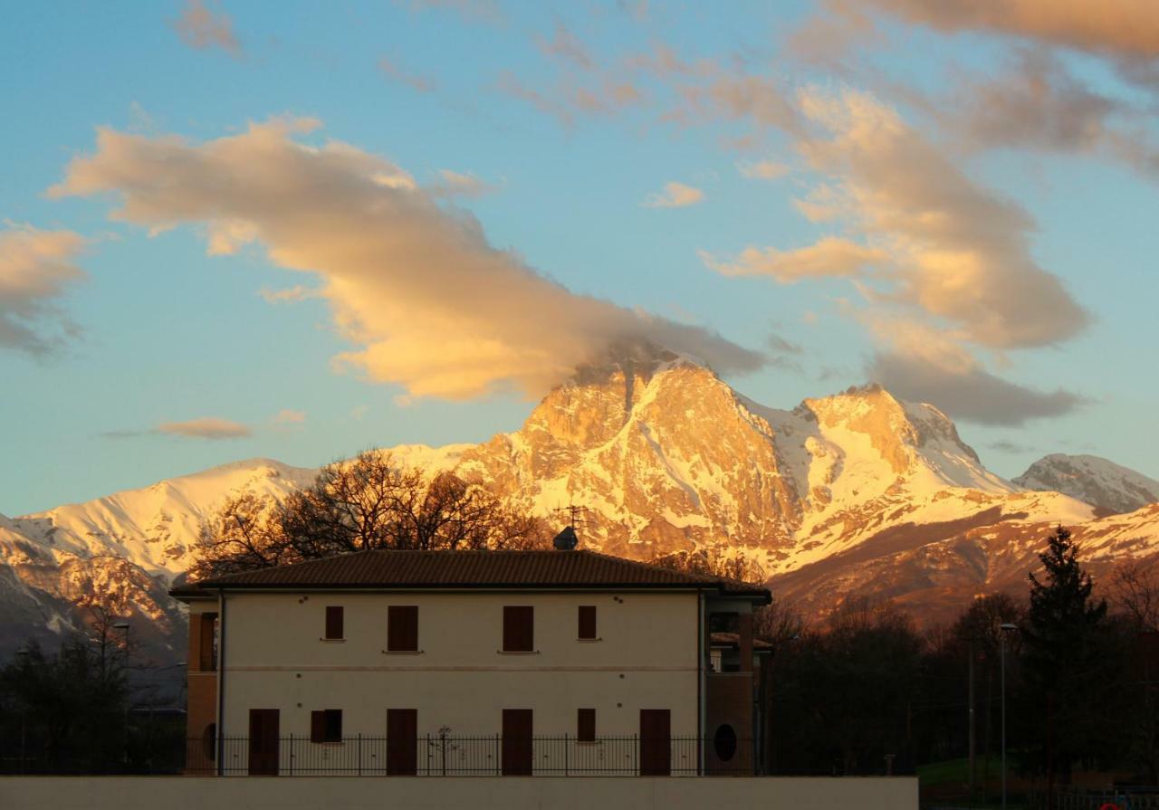 Residence Stella Del Gran Sasso Colledara Extérieur photo