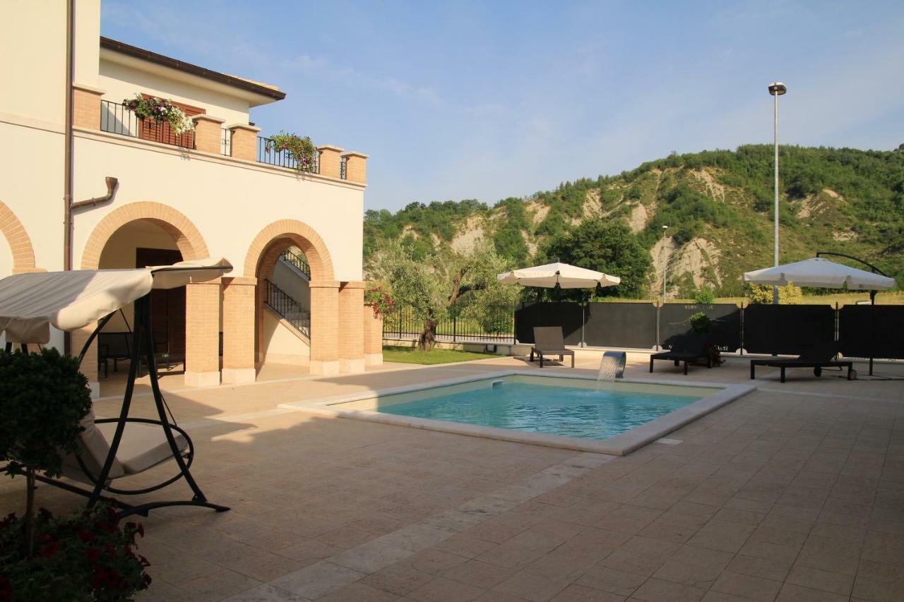 Residence Stella Del Gran Sasso Colledara Extérieur photo