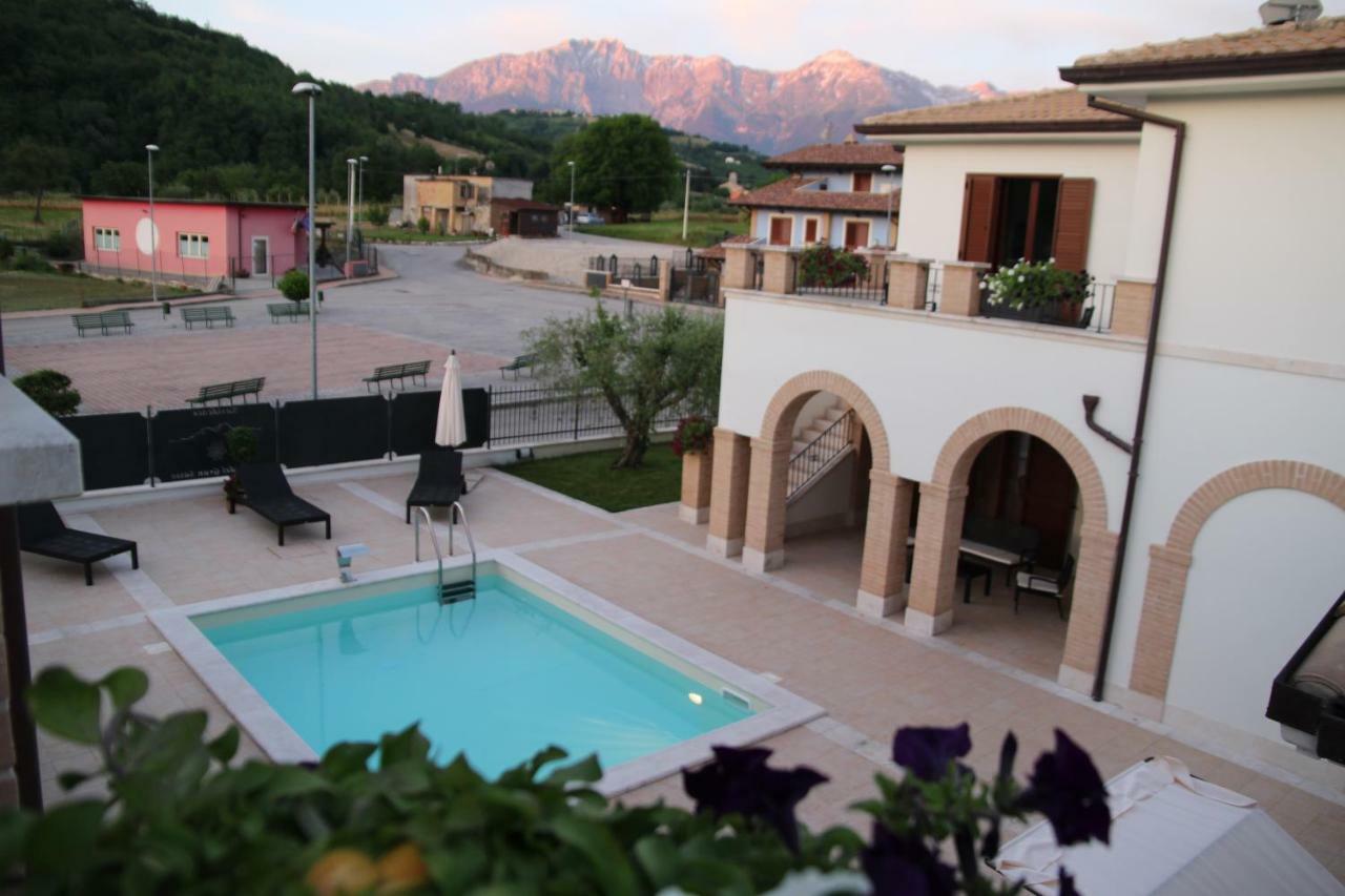 Residence Stella Del Gran Sasso Colledara Extérieur photo